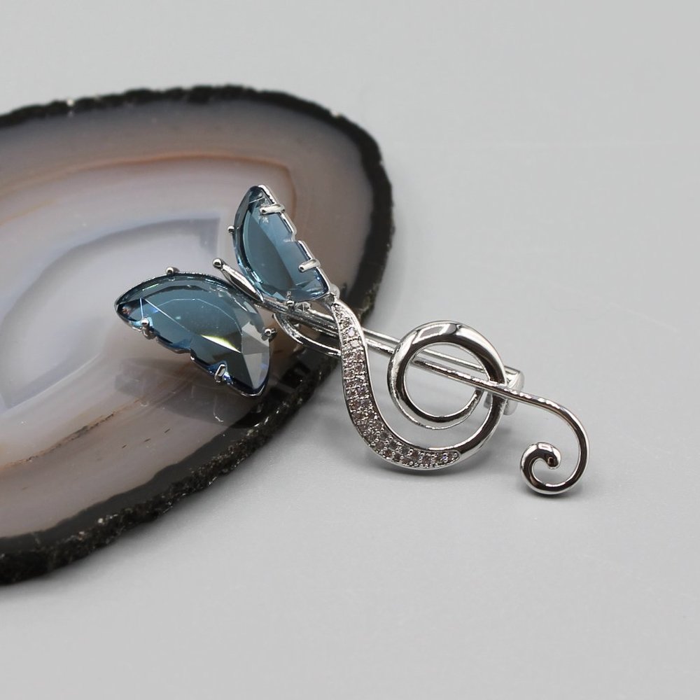 Jewelry pin brooch butterfly music note silver blue crystals elegant beautiful - Picture 1 of 10